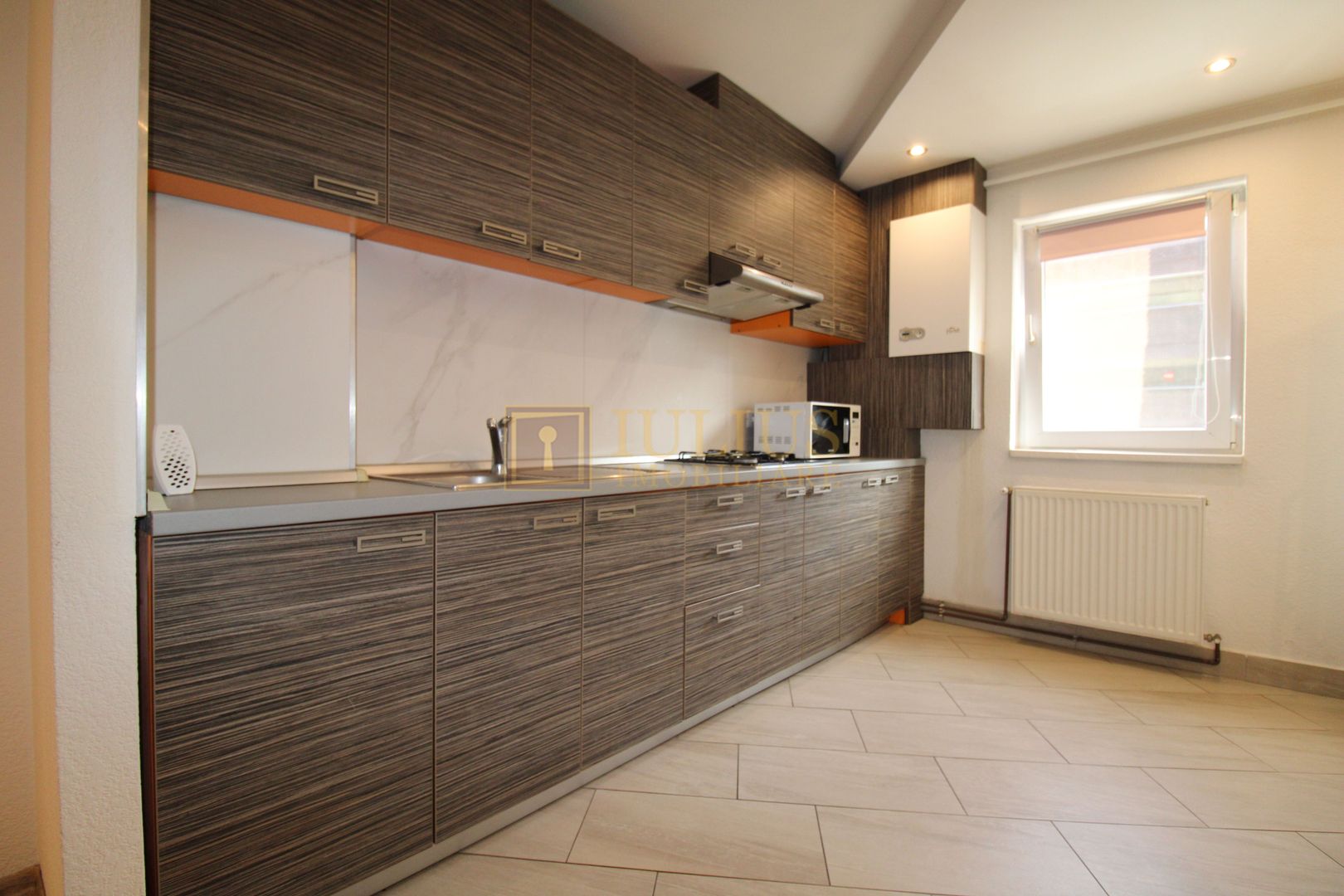 Peste drum de Iulius Mall/Town; centrala proprie, modern amenajat. - Poză 11