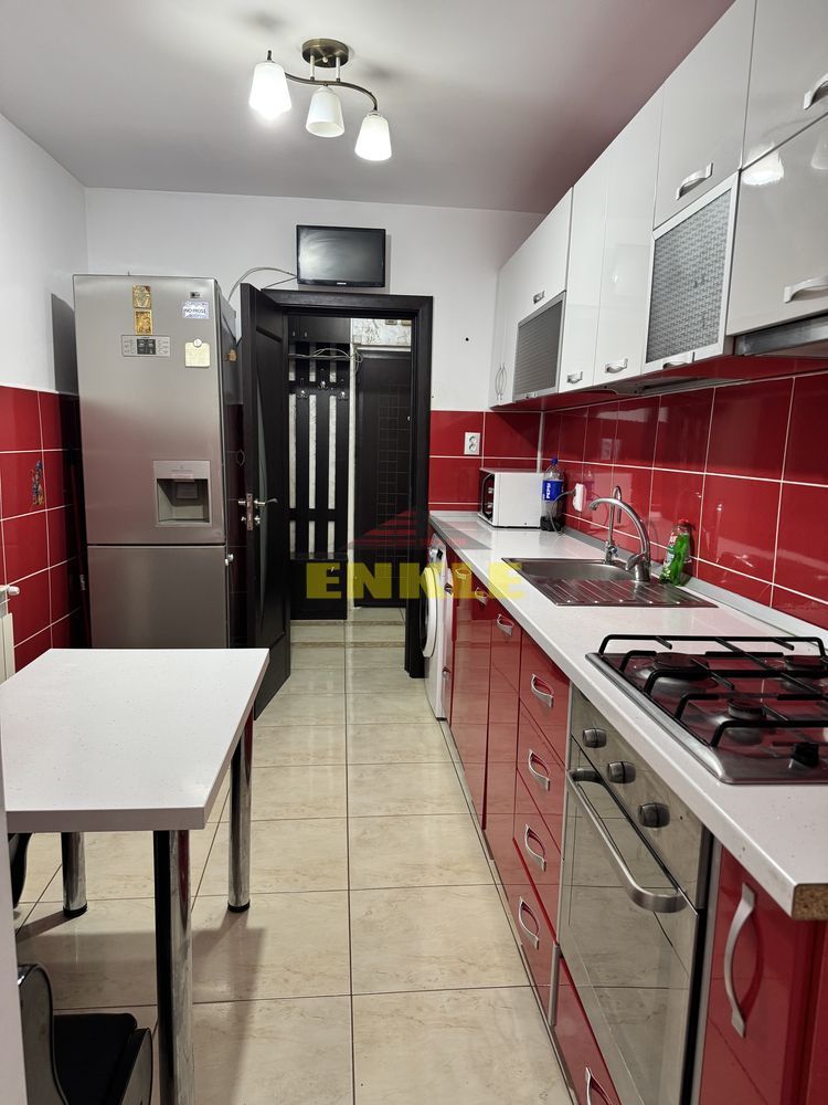 ÎNCHIRIEZ APARTAMENT CU 3 CAMERE – ZONA PIAȚA MARE - Poză 5