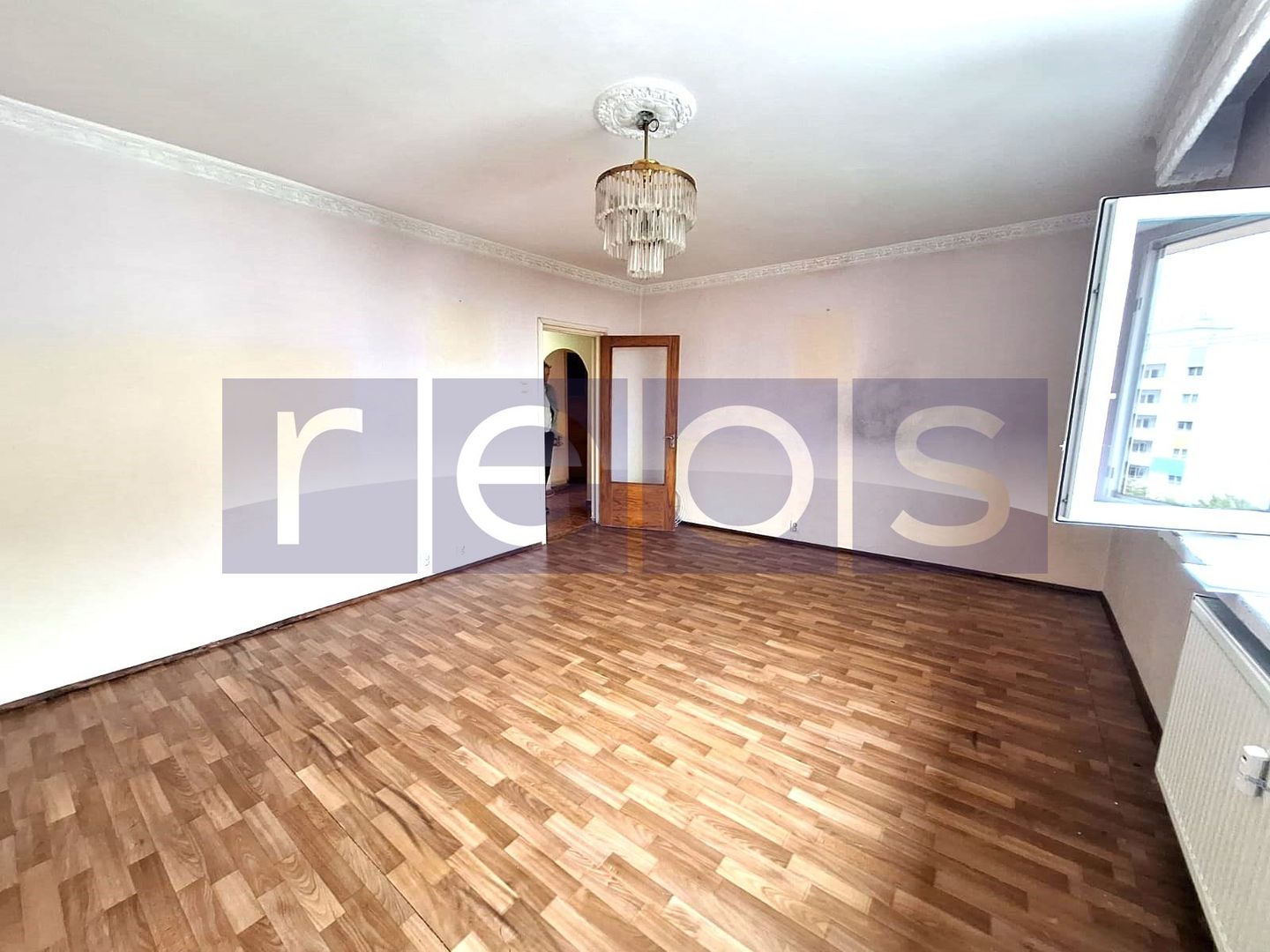 151900 EURO | APARTAMENT 3 CAMERE BLOC REABILITAT PANDURI - Poză 1