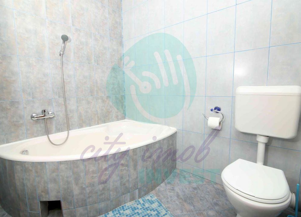 Vila cu 24 de camere cu priveliste superba ideal investitie in PREDEAL - Poză 15