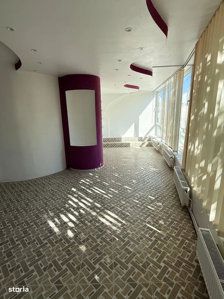 Imobil cu 8 camere, terasă de 60 mp, situat în centrul orașului - Poză 3