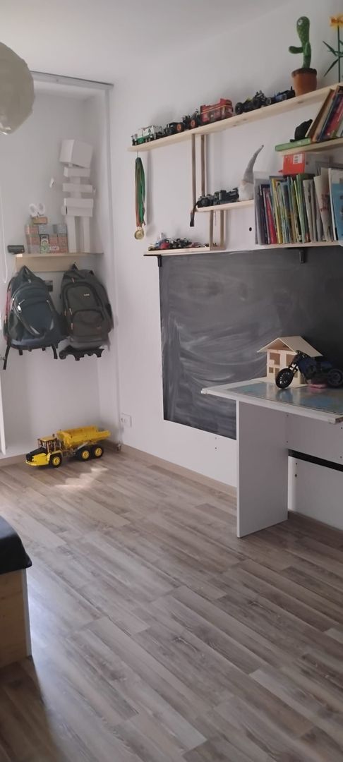 Apartament cu trei camere, zona Straduintei, 95.000€ negociabil - Poză 4