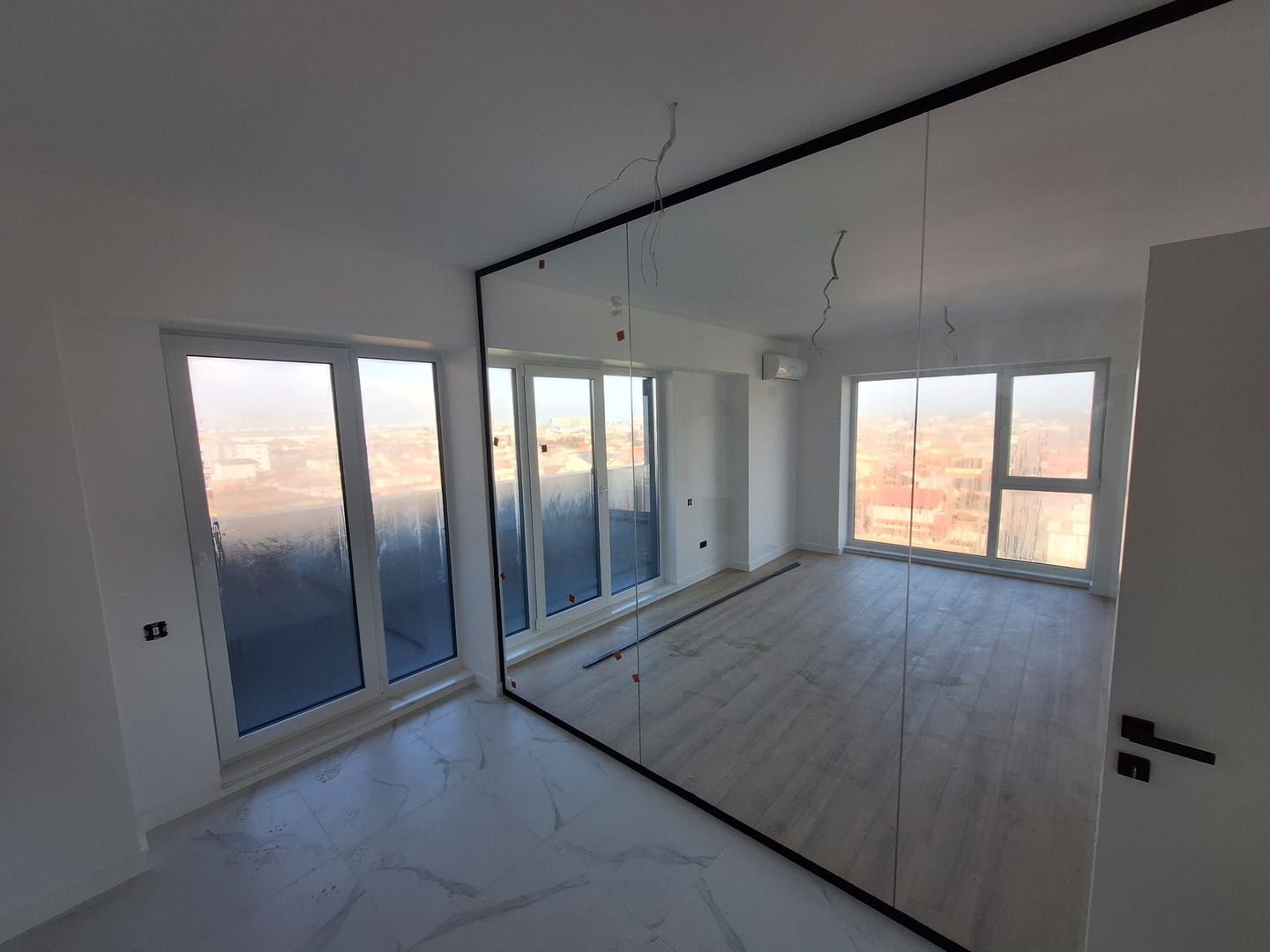 3 CAMERE - 2 BAI-2 BALCOANE - ULTRAFINISAT FINALIZAT  TITAN PALLADY - Poză 7