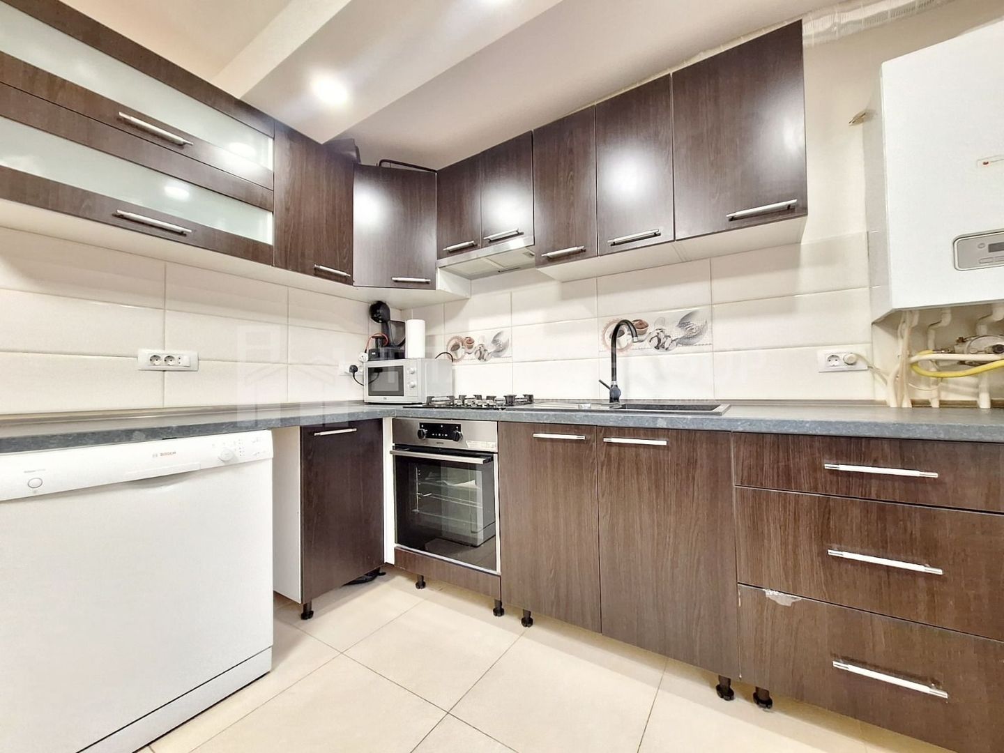 Apartament superb cu 3 camere, 2 bai - zona Scriitorilor - Poză 8