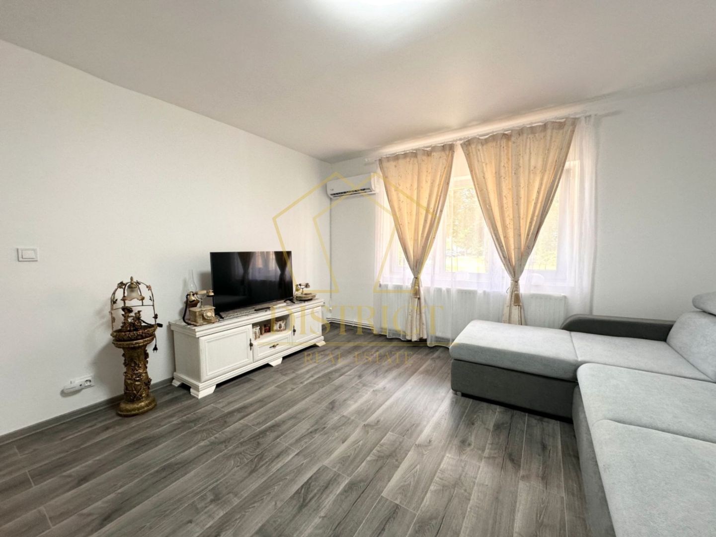 Apartament deosebit cu 2 camere | Zona Sagului | Parter - Poză 4