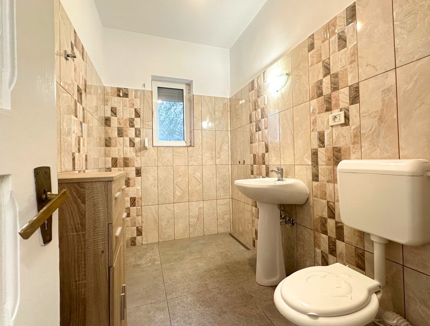 Oferim spre închiriere o proprietate de excepție zona Sisesti - Poză 14