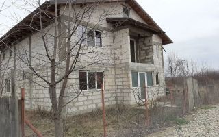 Casă de vânzare, Lunca Cetățuii, 220 mp, teren 500 mp, utilități la poartă, la roșu cu ferestre, 80.000 euro - Poză 1