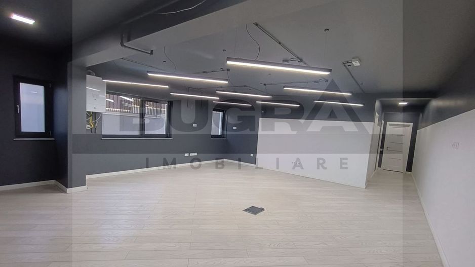 Cladire moderna, superfinisata 500 mp, teren 600 mp, 8 parcari - Poză 8
