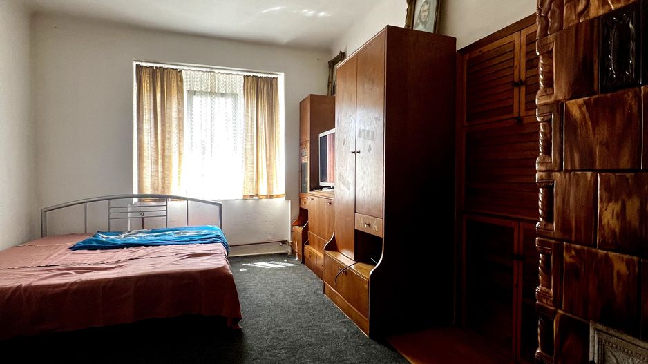 Casa in Tinca, centrala, 3 camere cu strada asfaltata - Poză 4