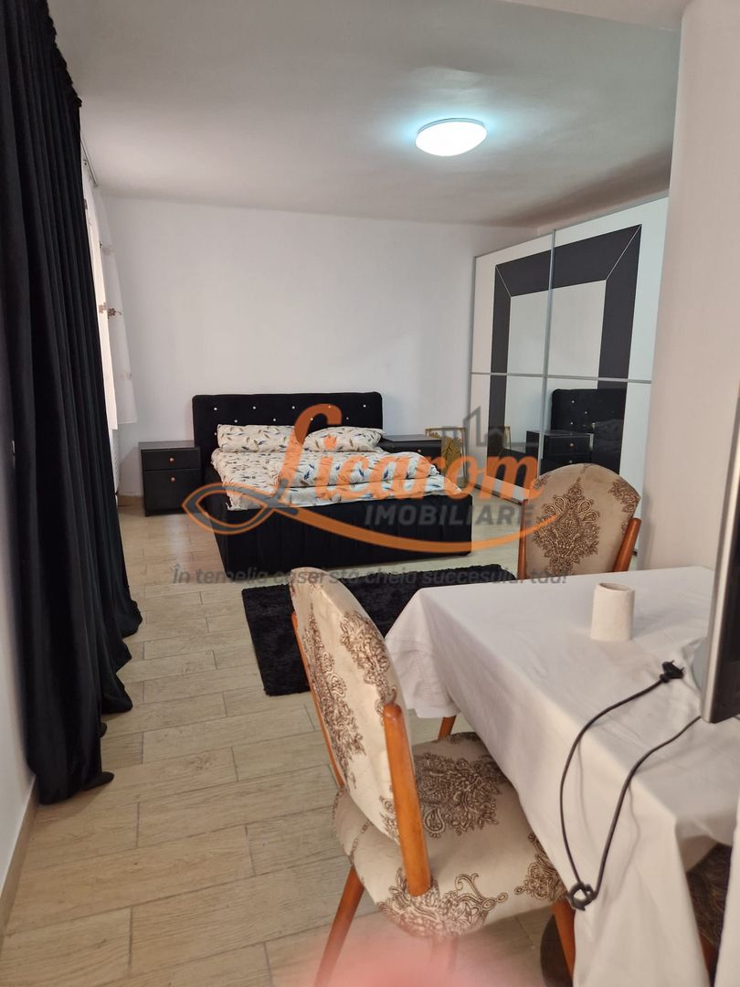 Garsoniera in casa str Iuliu Maniu curte comuna. - Poză 9