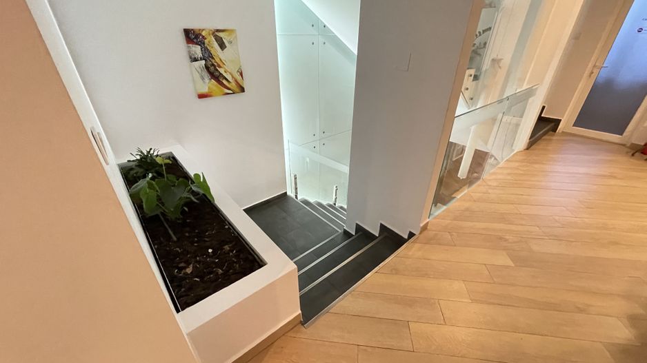 IMOBIL CU MULTIPLE DESTINATII - Poză 3