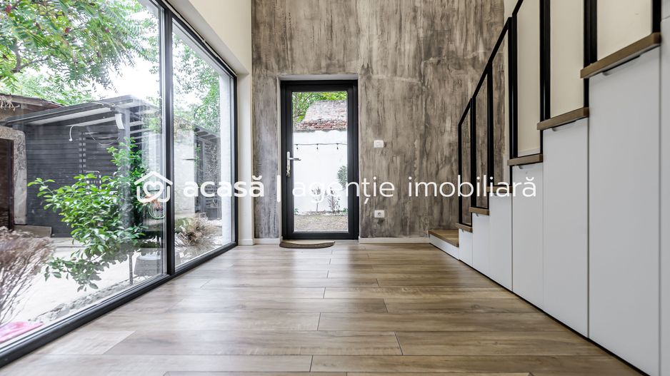 Apartament tip casa, cu gradina proprie, in zona centrala a Aradului - Poză 2
