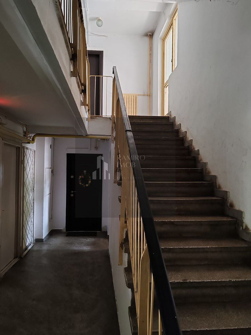 Apartament 2 camere, str Vicina, decomandat, 61 mp - Poză 12