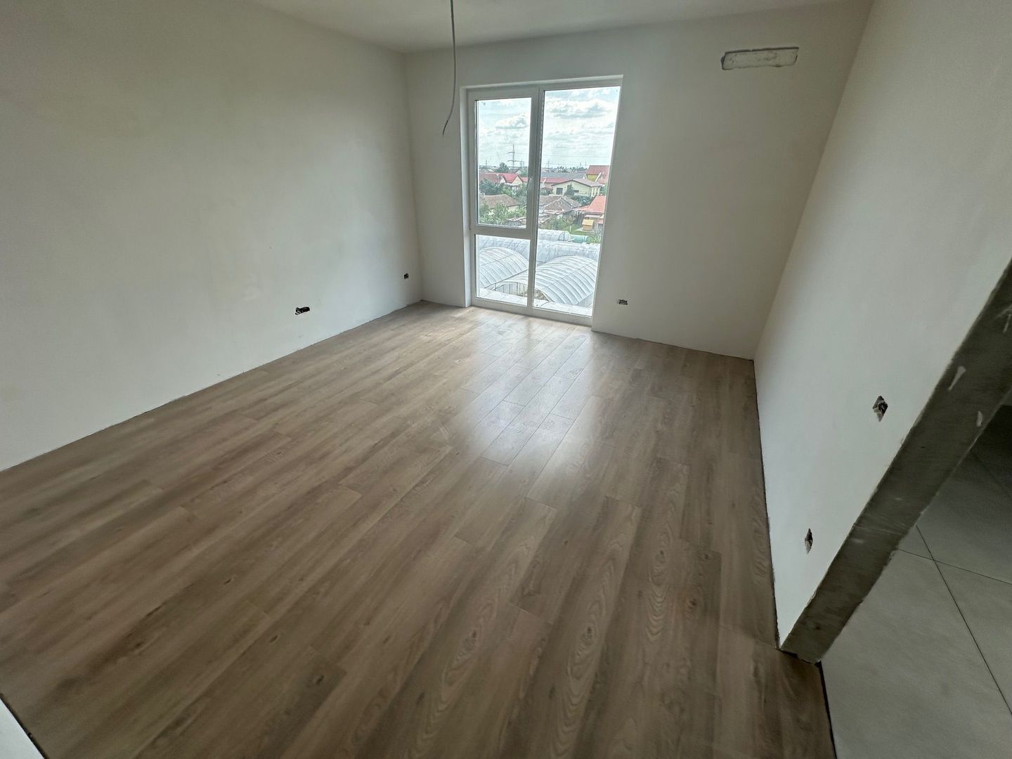 Apartment bloc nou cu lift si loc de parcare inclus - Poză 5