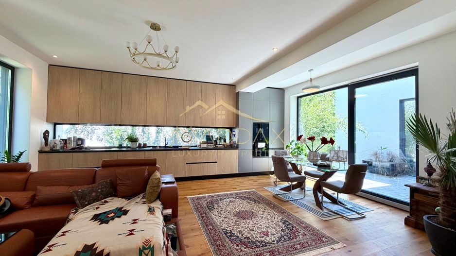 Vila cu 5 camere // * 565 mp gradina* // Tunari - Poză 3