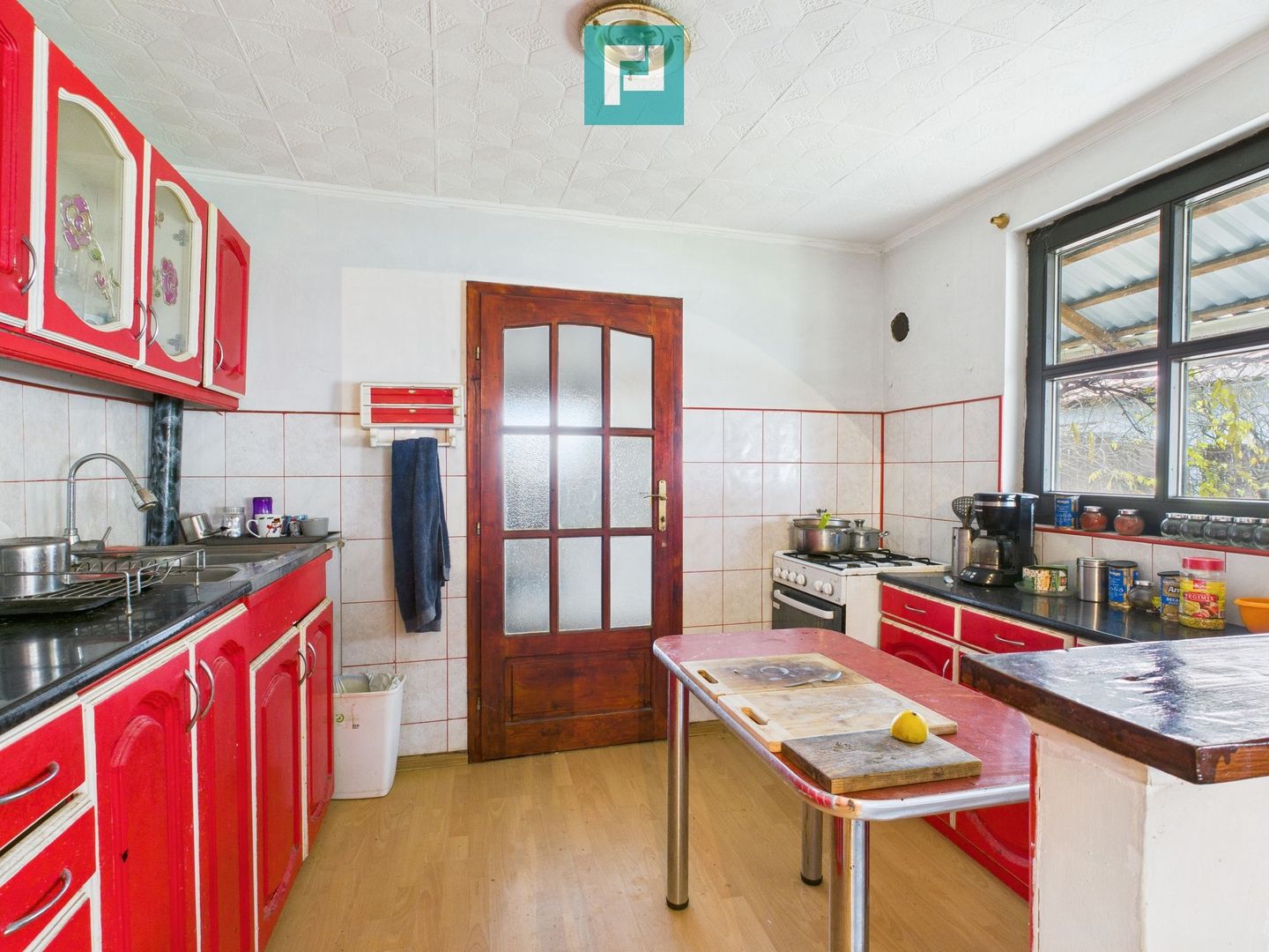 Casă cu 4 camere în Chișineu Criș - Poză 3