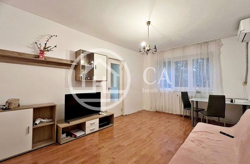 Apartament de vânzare cu 2 camere în zona Rogerius, Oradea - Poză 1