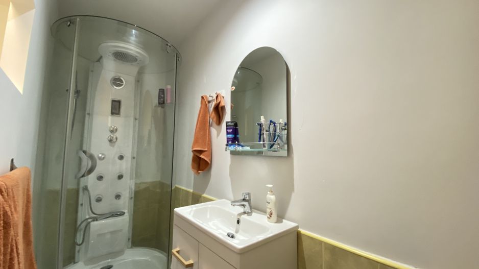 Cladire Istorica, 4 camere, 134 mp, Renovat, Zona Sinaia, Comision 0% - Poză 15