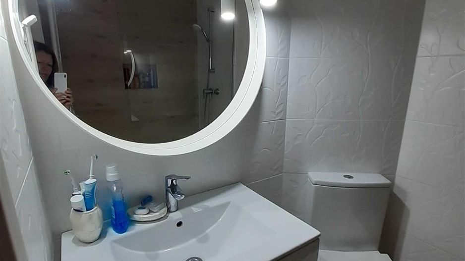 Casa la asfalt,  zona centrala, constructie 2011, renovata - Poză 6
