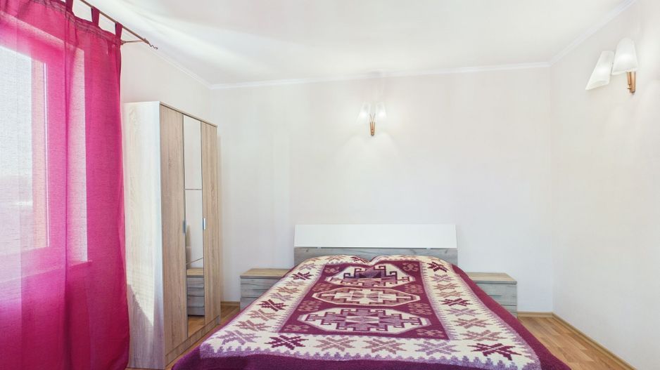 Vilă cu 7 camere, zona Aradului - Poză 16