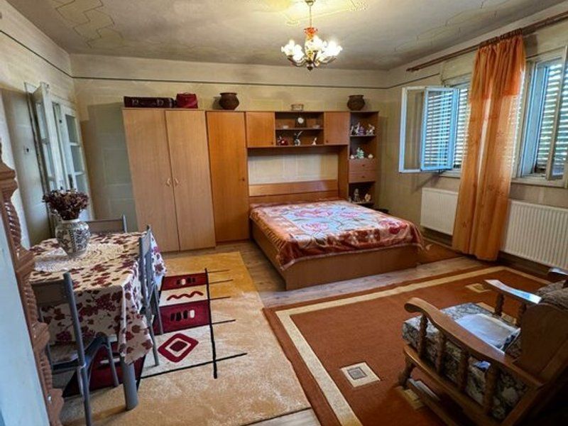 De vânzare Vilă D+P+2E, Gradiste Arad, garage si curte proprie - Poză 15