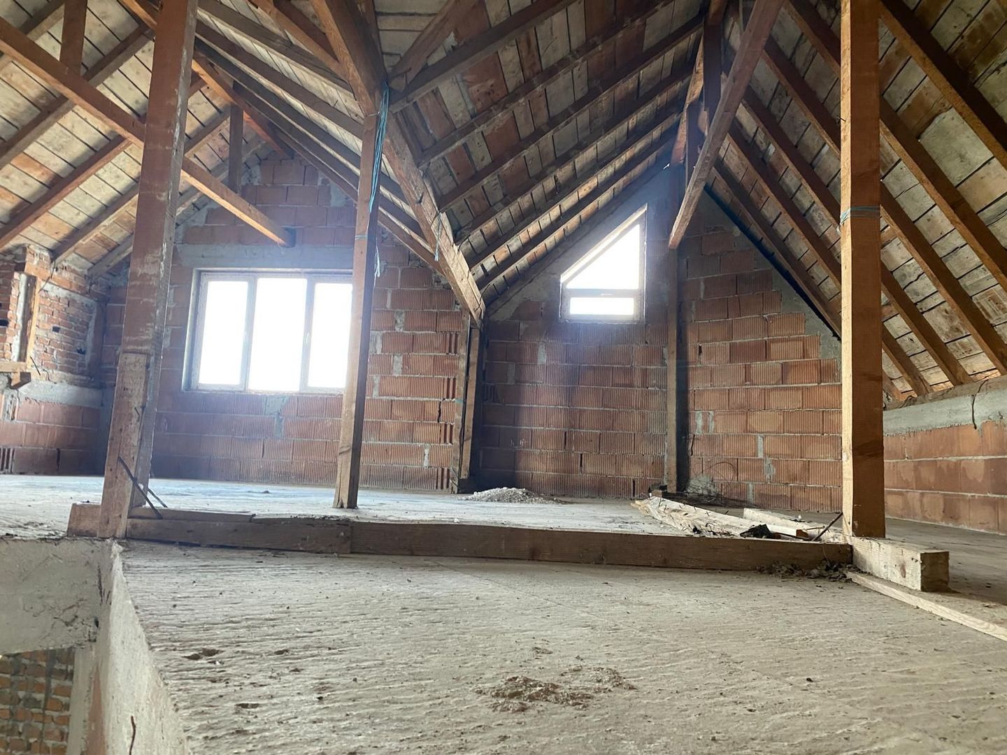 Adunatii Copaceni, vila la rosu P+1+M, teren 1044, teren 1044 - Poză 23