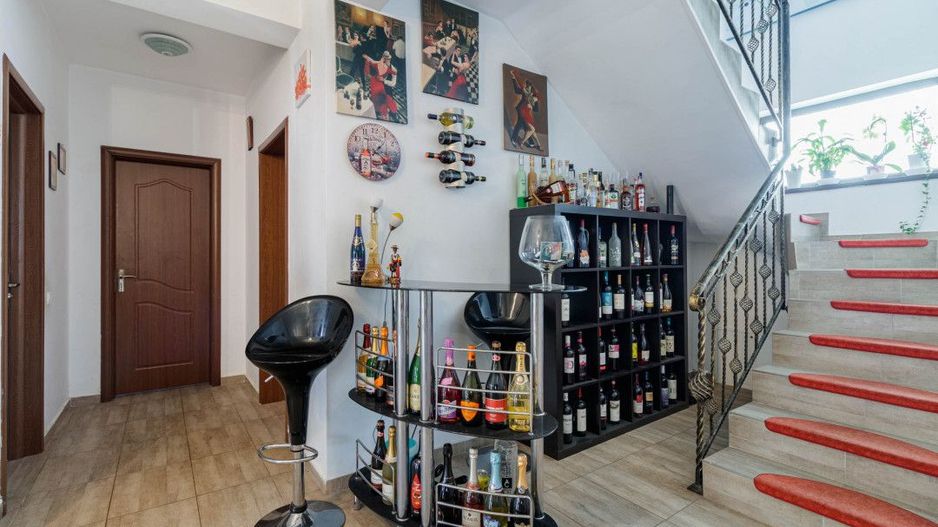 Vila spațioasă și elegantă, aproape de pădure – Tunari, Ilfov - Poză 3