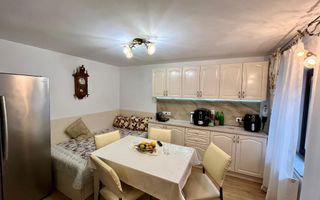 Casă individuală cu 5 camere și curte proprie - în Cisnădioara - Poză 11