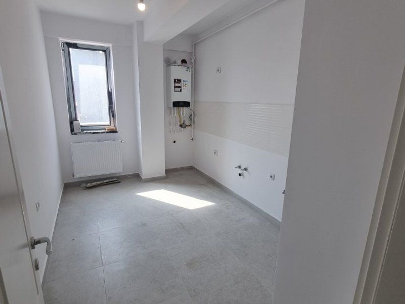 Apartament 3 camere si curte proprie aprox 80 mp biserica Bazilescu - Poză 4