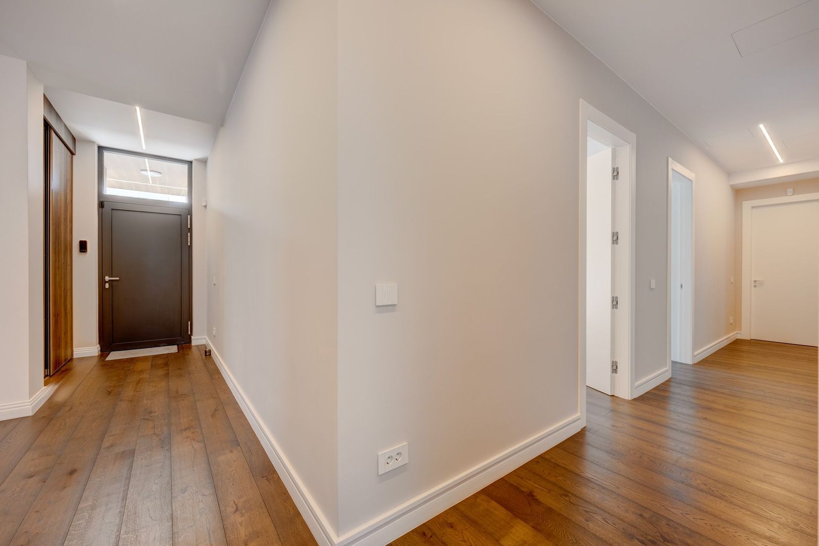 Vila Superba - Snagov Lac - Comunitate - Piscina - Ponton - Poză 16