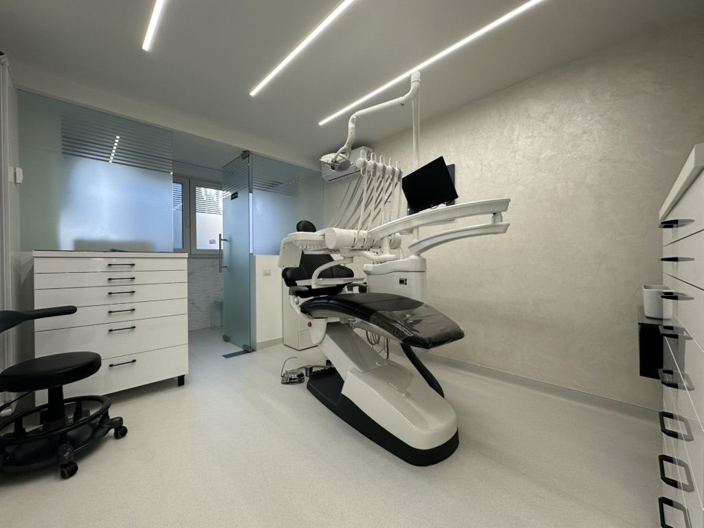 Clinica Stomatologica Premium – 2 Cabinete Complet Utilate – Metrou - Poză 9