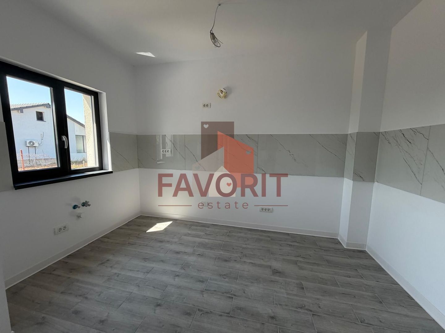Duplex despartit | 5 camere | Garaj | Finisaje premium | 3 bai |Asfalt - Poză 5
