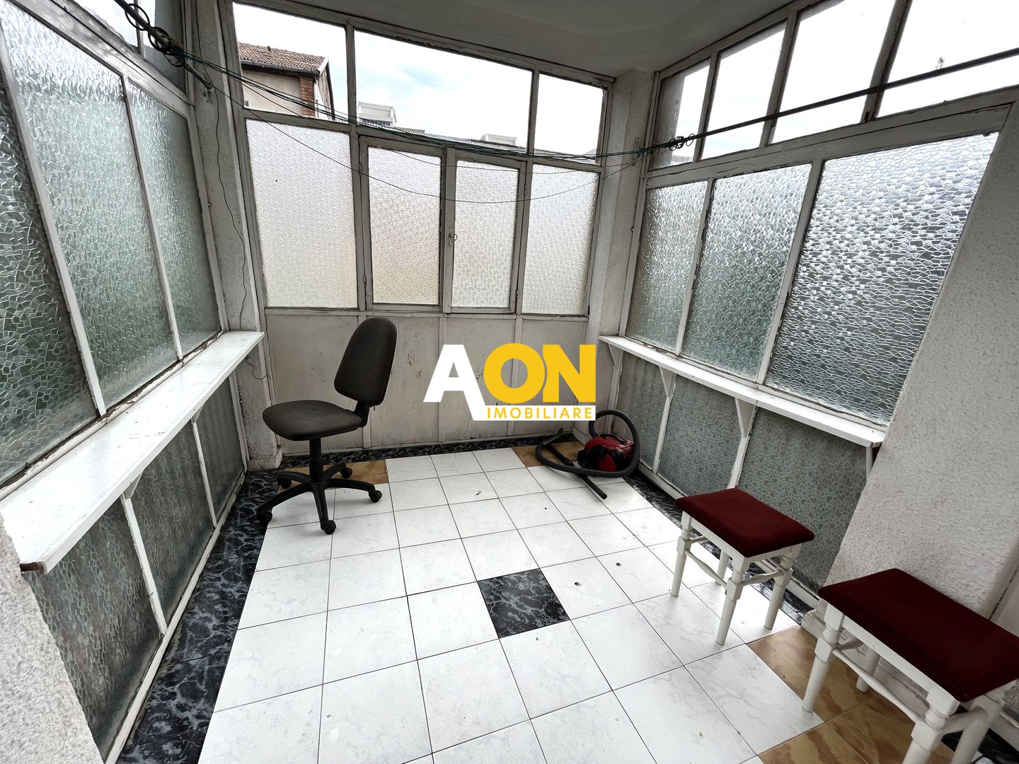 Apartament cu 3 Camere, Etaj Intermediar, Zona Cetate - Poză 9