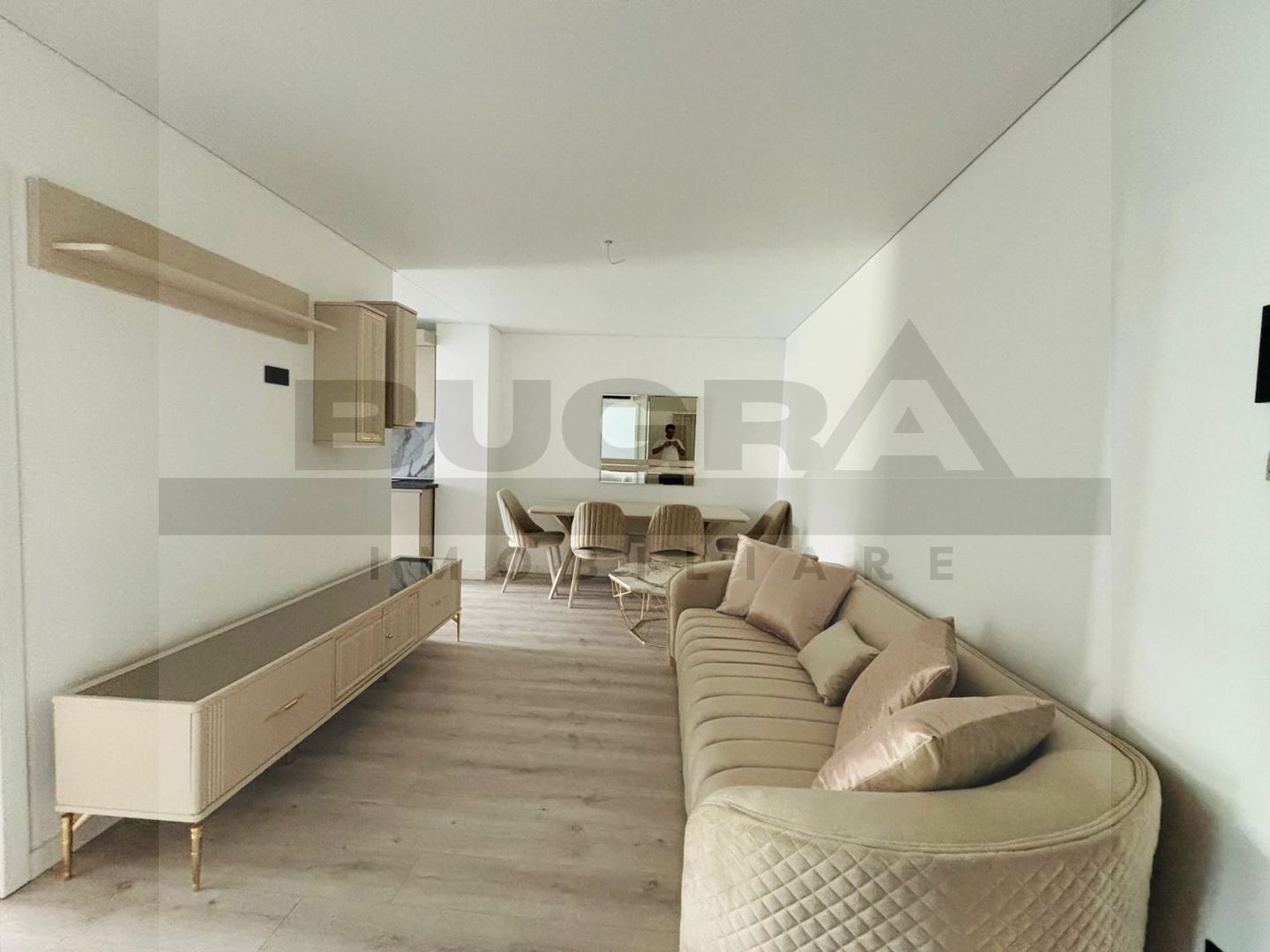 Apartament 3 camere modern, prima inchiriere, garaj, zona Golden Tulip - Poză 1