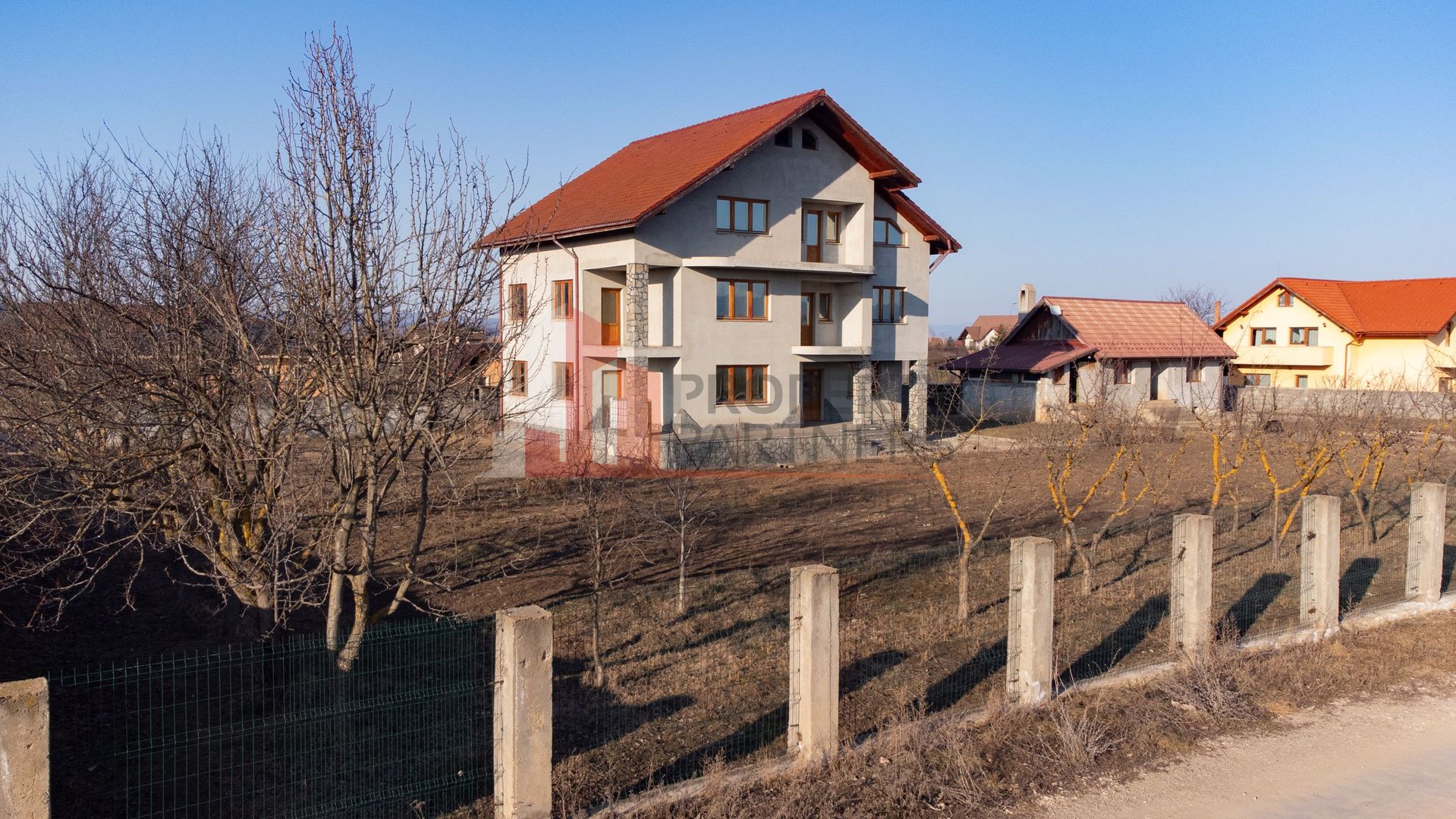 Casa cu teren 1500 mp in Harman - Poză 1