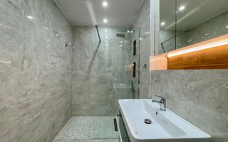 Apartament cu 3 camere de vânzare în zona Centrală - Poză 13