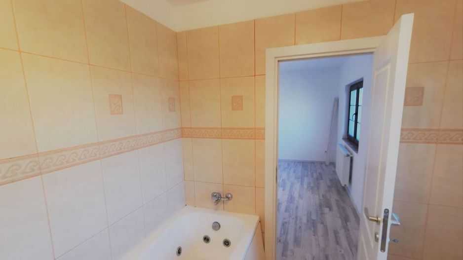 Corbeanca, inchiriez vila stil american, cu semineu si panouri solare - Poză 8