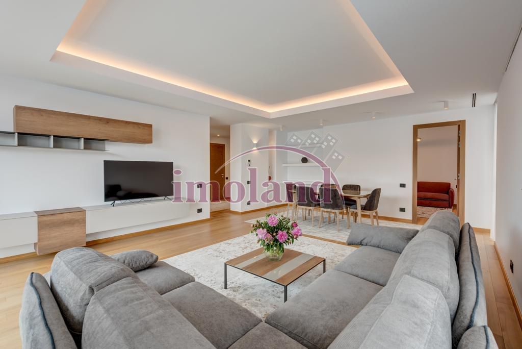 Inchiriere - apartament - 4 camere+terasa+loc parcare - Primaverii - Poză 3