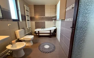 Casă/Vilă de vânzare în comuna Târgu Trotuș, județul Bacău. - Poză 12