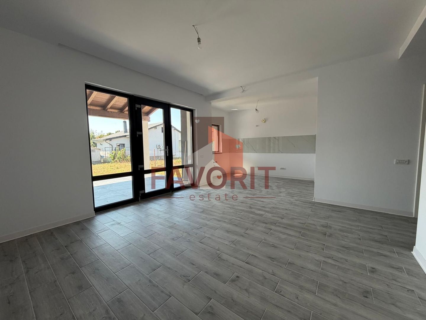 Duplex despartit | 5 camere | Garaj | Finisaje premium | 3 bai |Asfalt - Poză 3
