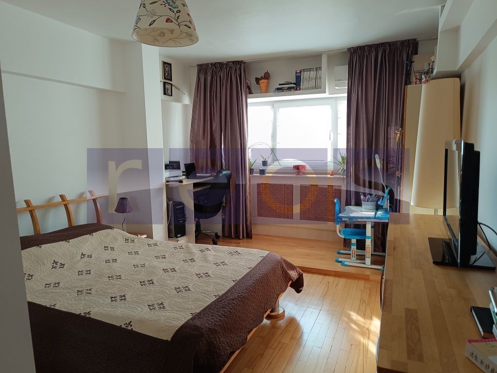 DE VANZARE APARTAMENT 4 CAMERE ZONA MOSILOR - Poză 9