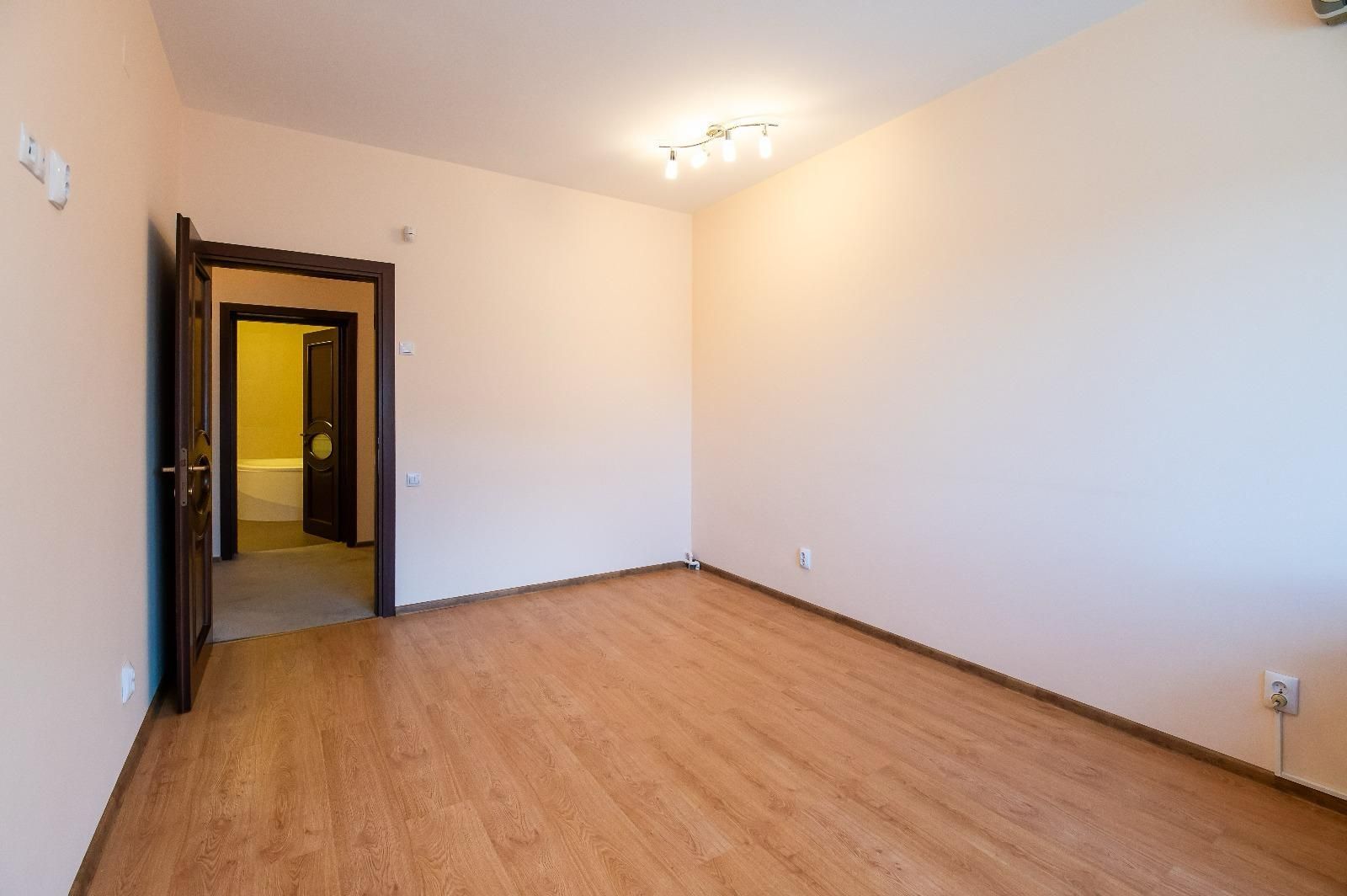 Imobil 28 CAMERE pretabil CAMIN BATRANI- GRADINITA-CLINICA MEDICALA - Poză 14