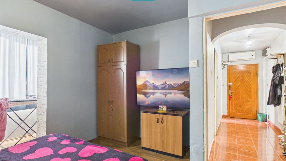 Apartament cu două camere, decomandat Lipova - Poză 3