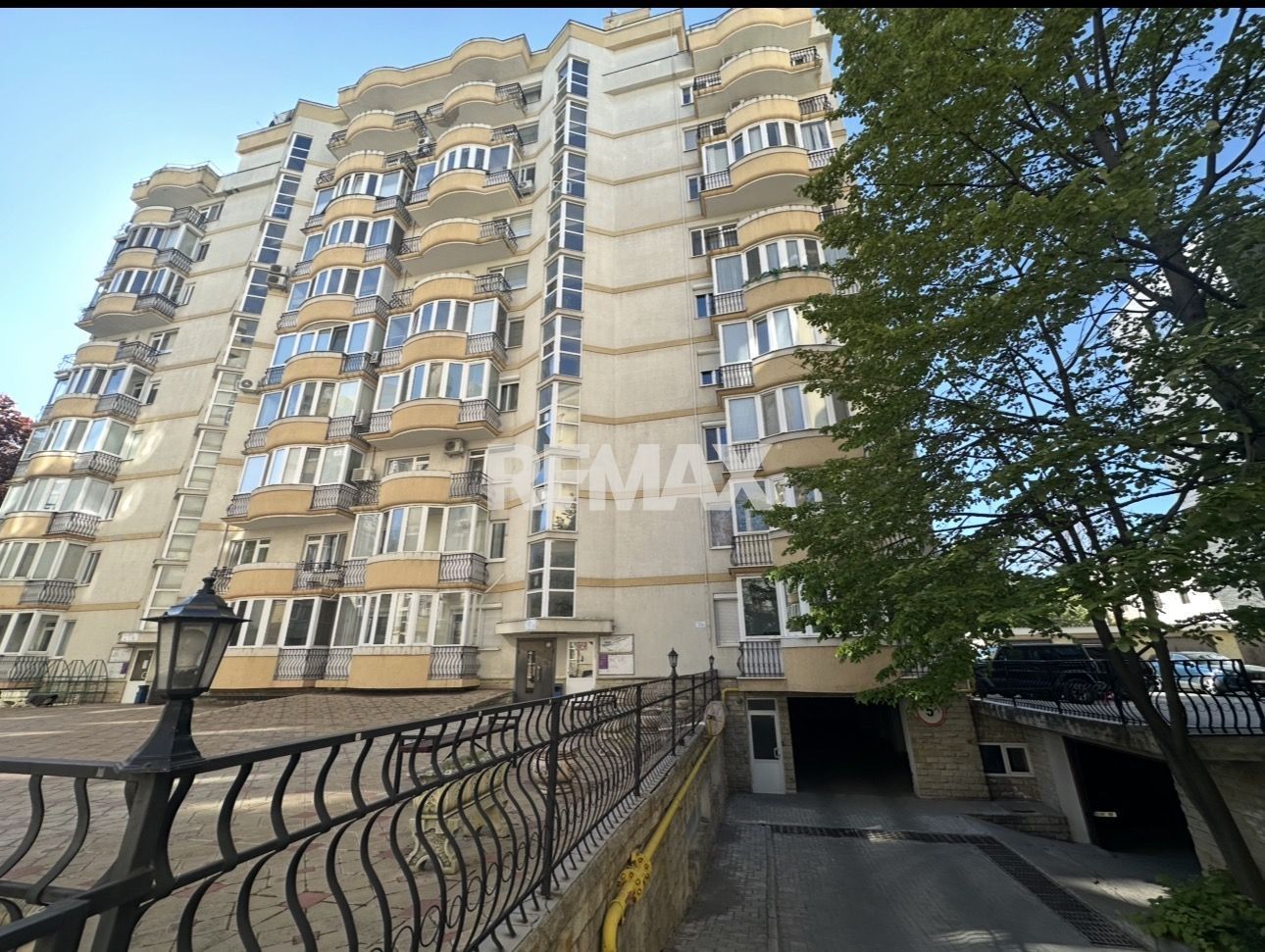 Apartament cu 2 odăi +living ultra centru, Mun. Chișinău - Poză 3