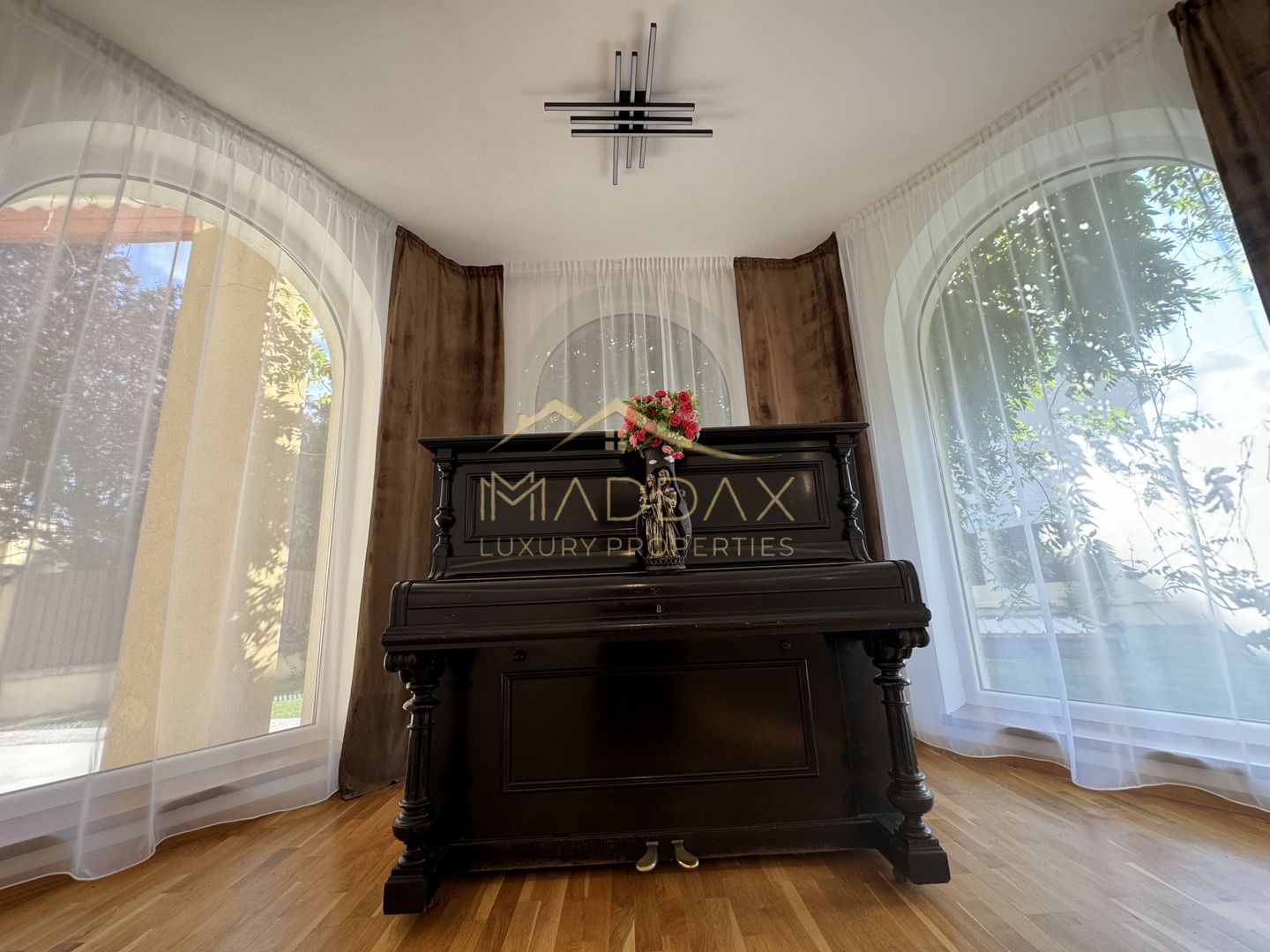 Vila Individuala _7 camere***Piscina***Teren 1000 mp // Erou Iancu Nicolae - Poză 7