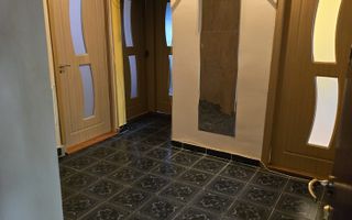 Apartament cu 3 camere de vanzare in Turda - Poză 1