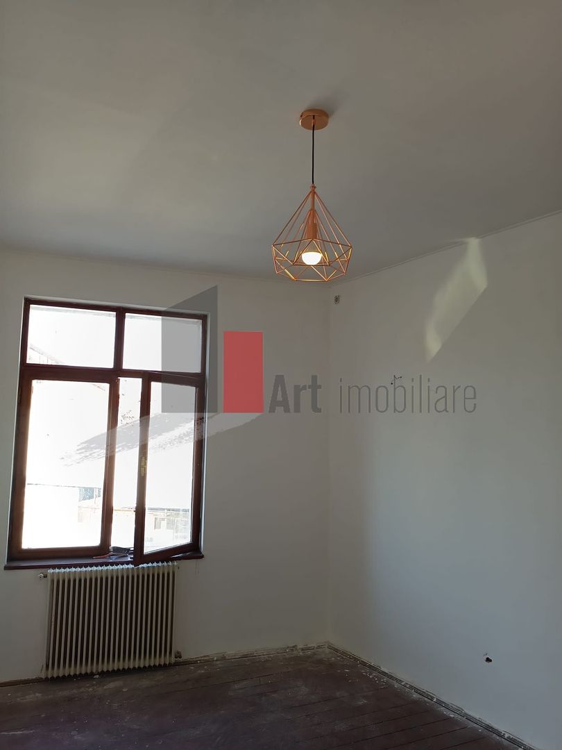 Vila  de inchiriat recent renovata - Poză 13