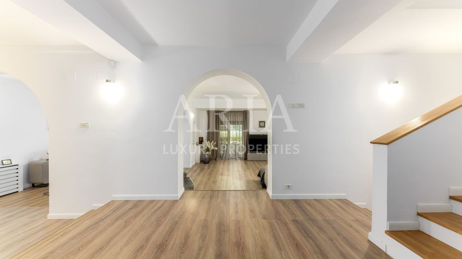 VILA SNAGOV WATERFRONT - PISCINA - PONTON 40M DESCHIDERE LA LAC - Poză 13