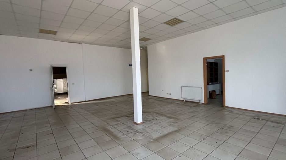 Depozit cu showroom de inchiriat de 1600 mp - Poză 8
