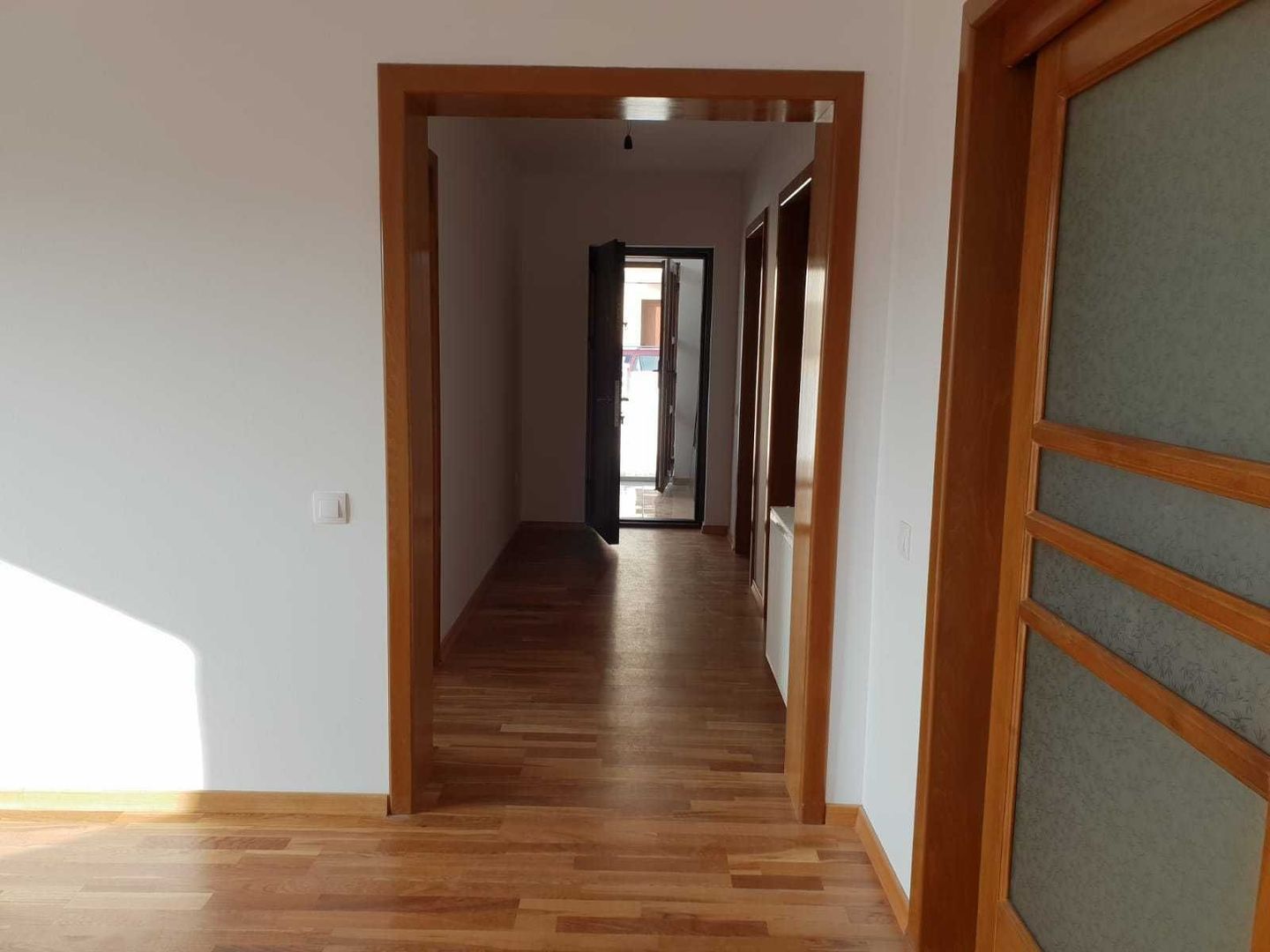 Inchiriez apartament - Poză 6